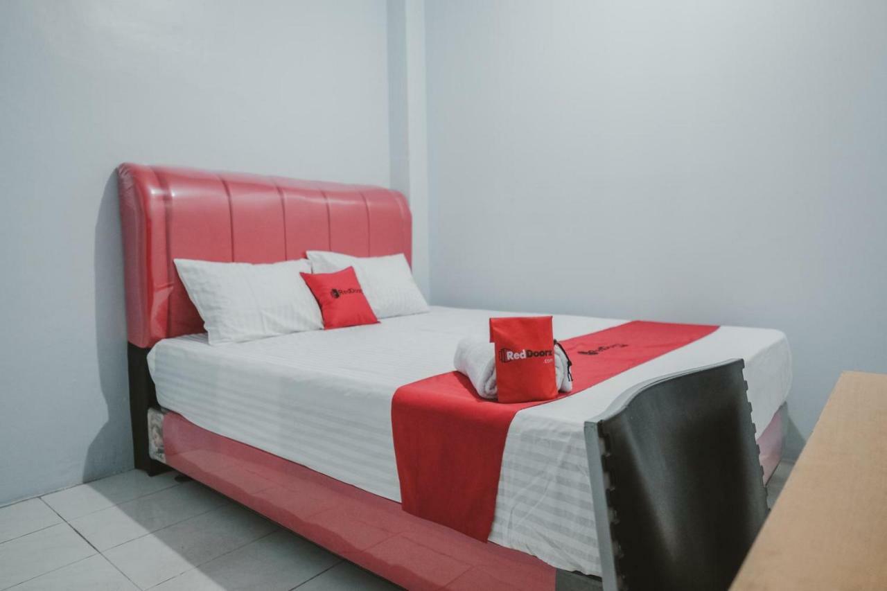 Reddoorz @ Jalan Pemuda Medan Exterior foto